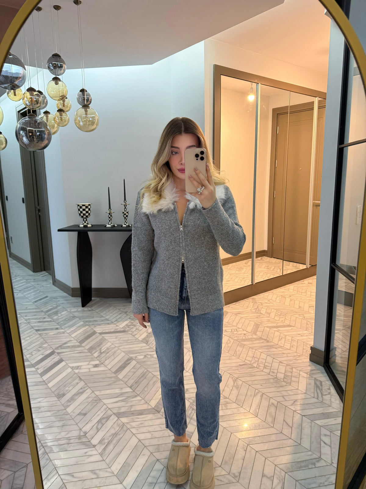 Cardigan Knit with Fur Collar