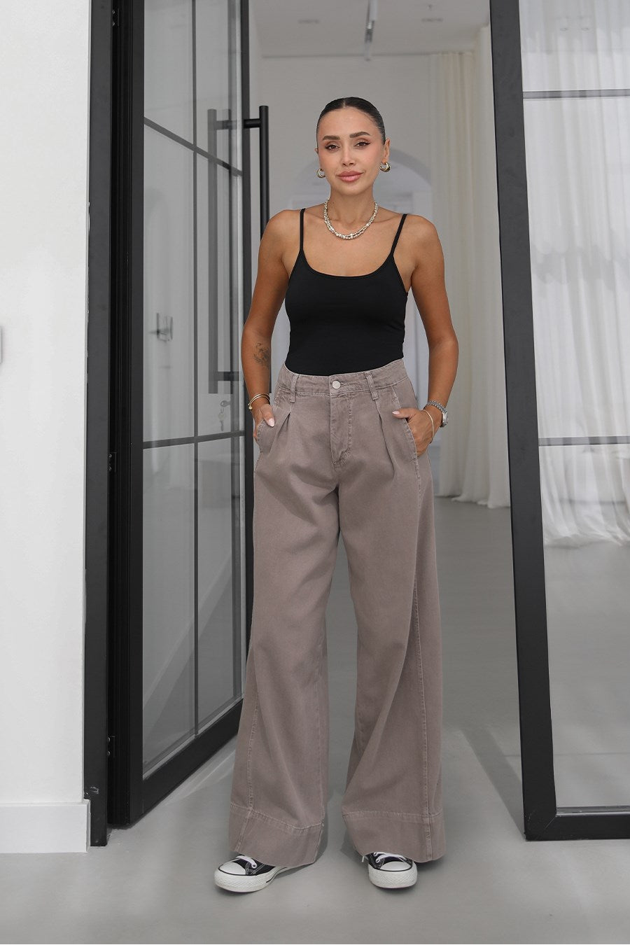 Single-Pleat Front Wide Leg Jean