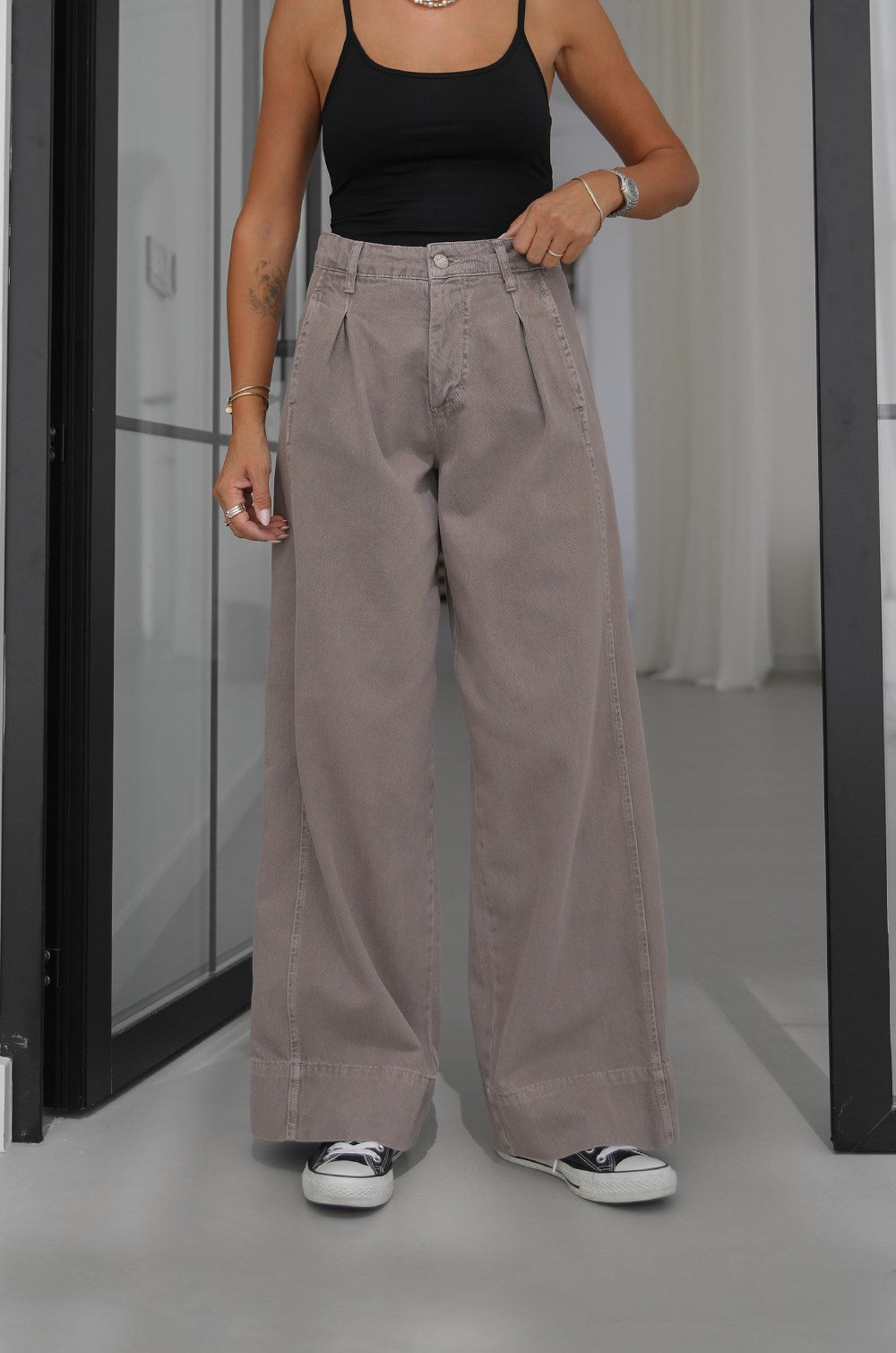 Mink Single-Pleat Front Wide Leg Jean
