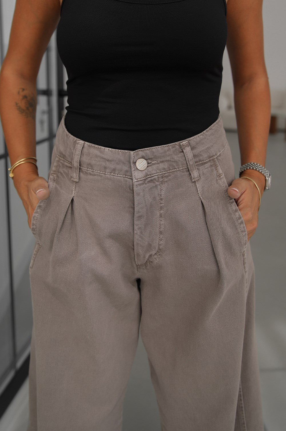 Mink Single-Pleat Front Wide Leg Jean
